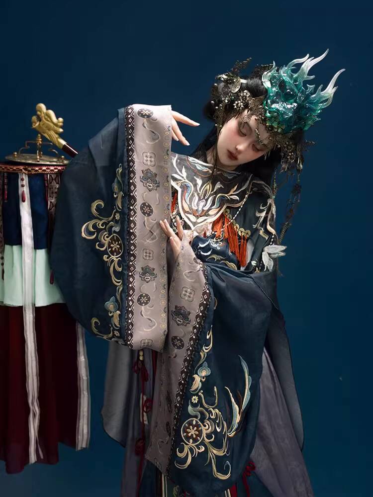 Вышитый костюм для оперы Нуо в – обзор и цена Embroidery Cotton