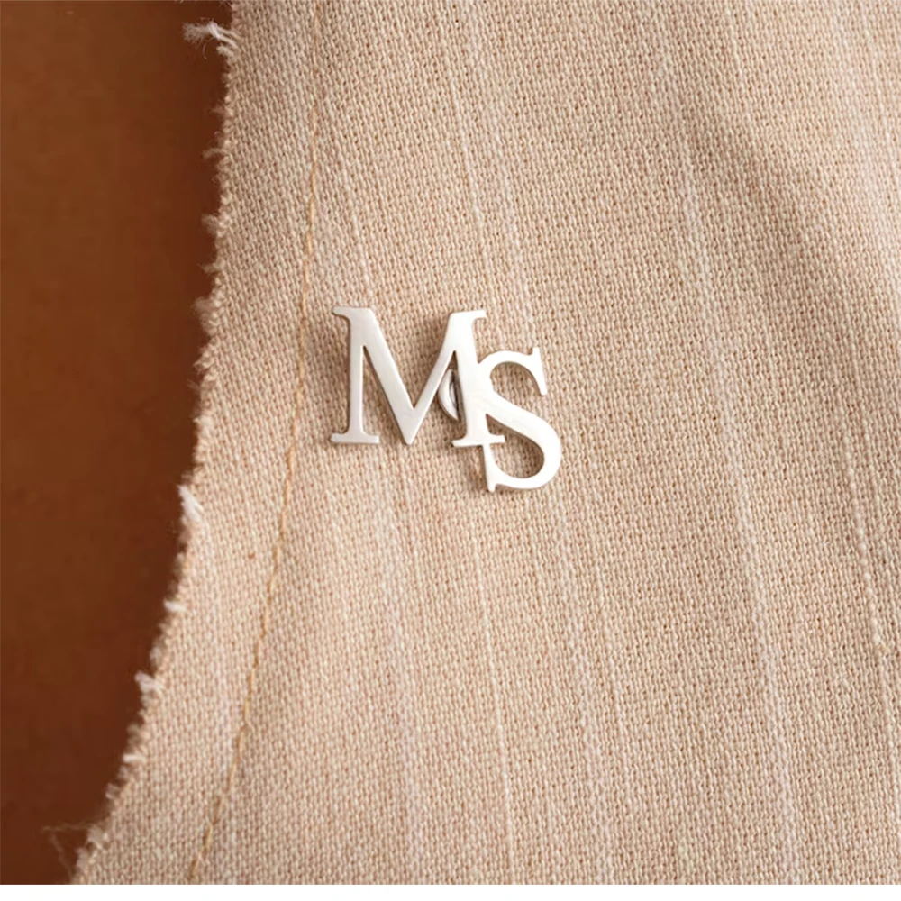 Броши с инициалами на заказ дл – обзор и цена Embroidery Names