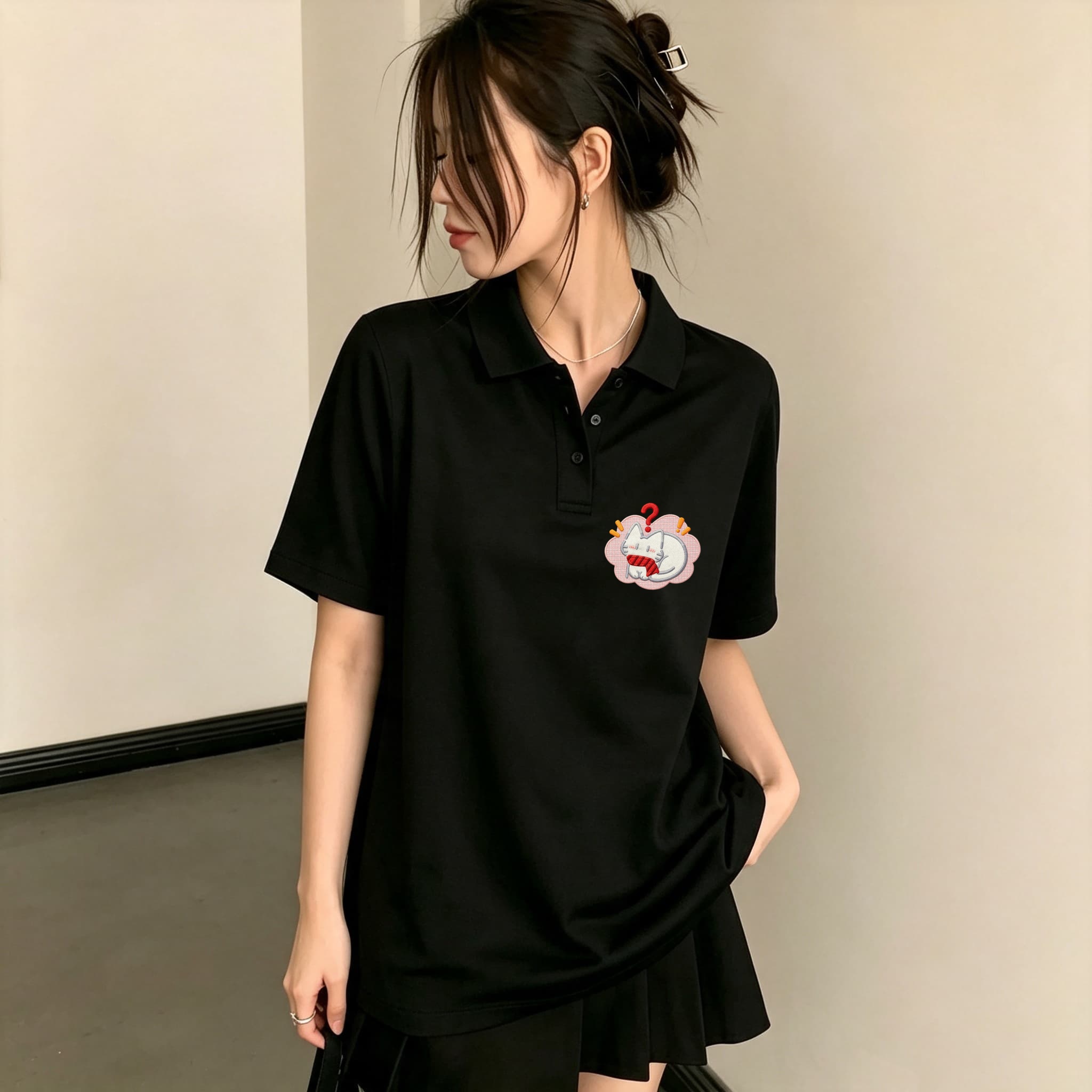 Женская черная рубашка-поло с  – обзор и цена Embroidery On Black Shirt